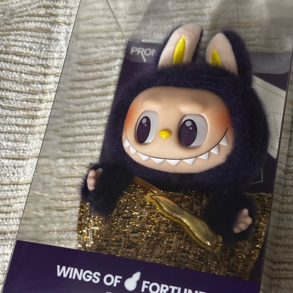 Original Limited Edition Wings of Fortune Labubu. - Picture 2 of 5